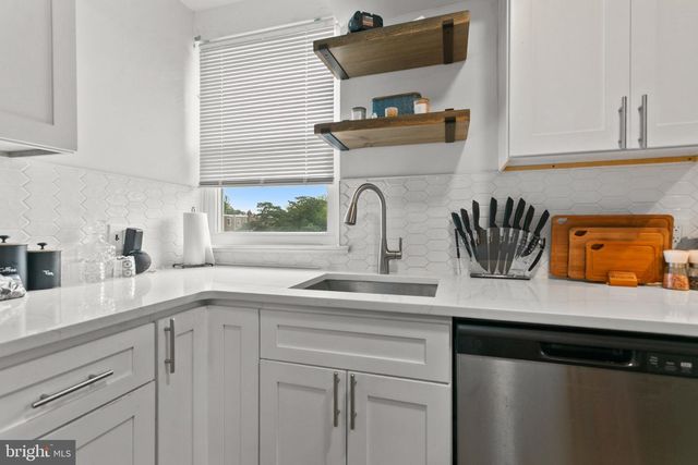 466 RIVELY AVE, Collingdale, PA 19023