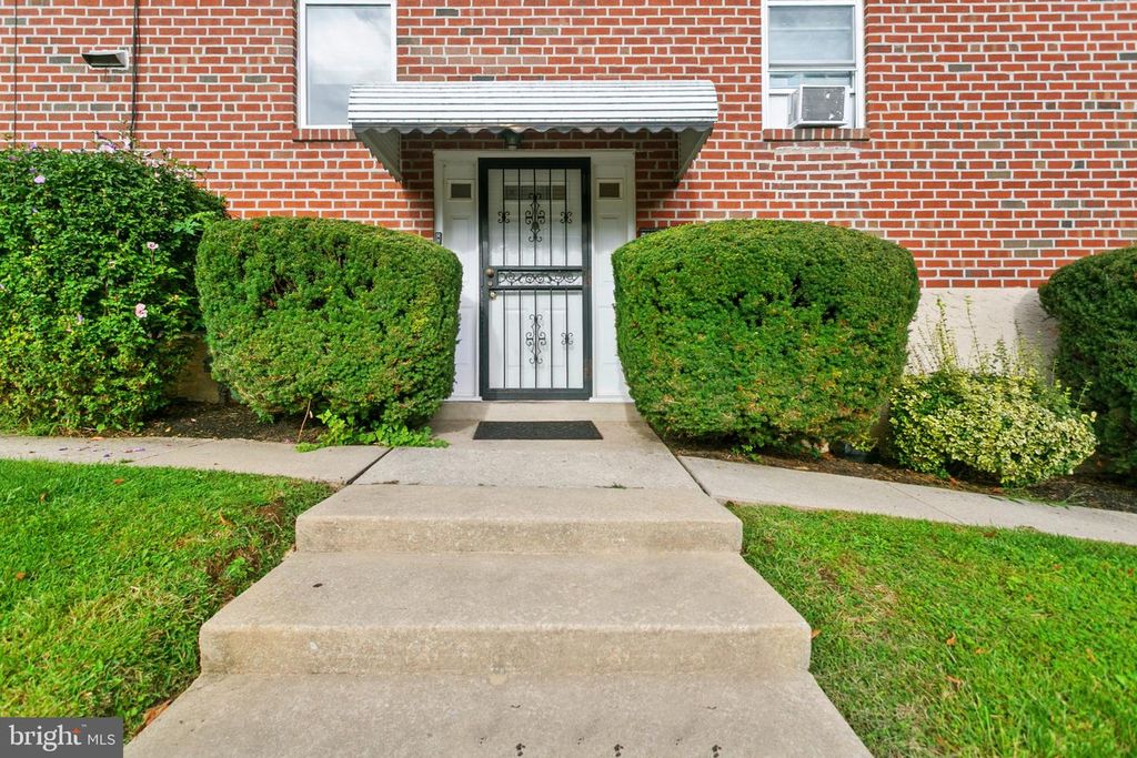 466 RIVELY AVE, COLLINGDALE, PA 19023 — photo 4