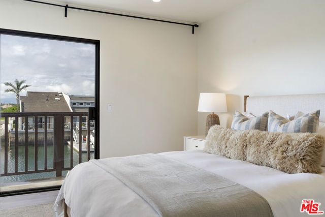 4555 Falkirk, Oxnard, CA 93035