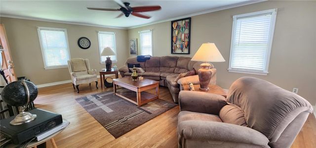 69 Princeton Ave, Uniontown, PA 15401