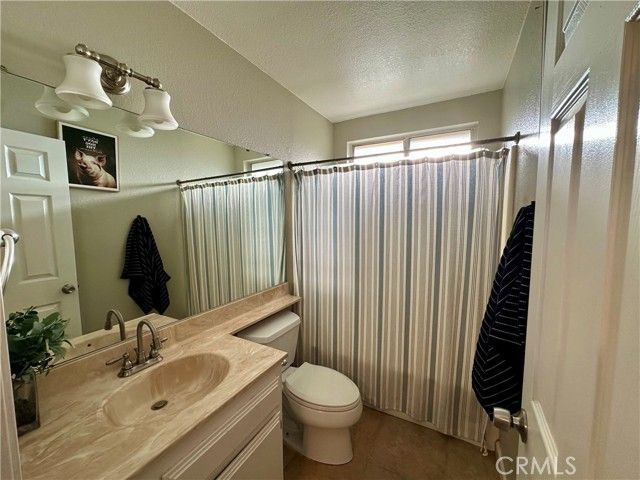 14783 Tonikan Lane, Apple Valley, CA 92307