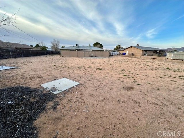 14783 Tonikan Lane, Apple Valley, CA 92307