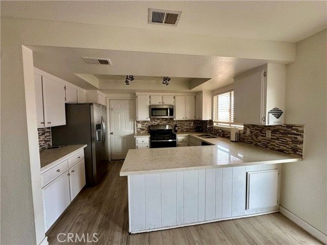 14783 Tonikan Lane, Apple Valley, CA 92307