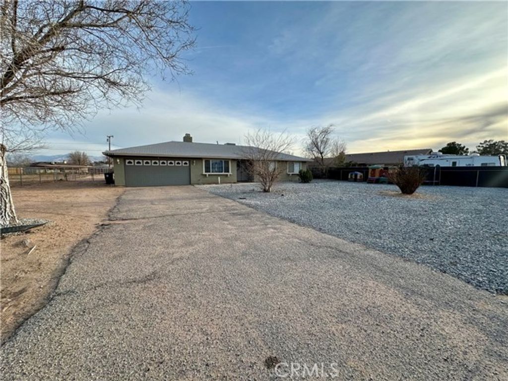 14783 Tonikan Lane, Apple Valley, CA 92307