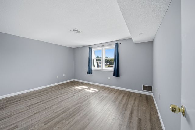 5 Roedean Dr Apt 302, Nashua, NH 03063