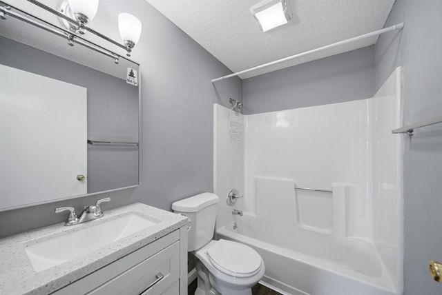 5 Roedean Dr Apt 302, Nashua, NH 03063