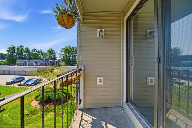 5 Roedean Dr Apt 302, Nashua, NH 03063