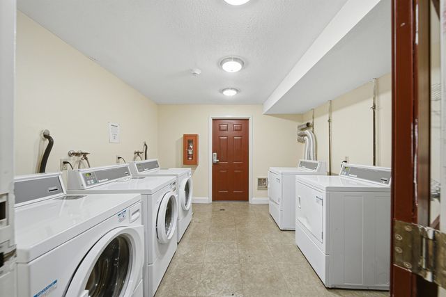 5 Roedean Dr Apt 302, Nashua, NH 03063