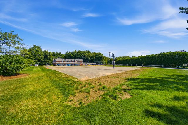 5 Roedean Dr Apt 302, Nashua, NH 03063