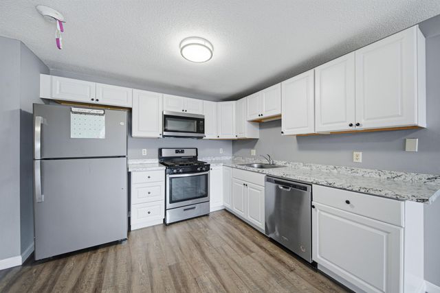 5 Roedean Dr Apt 302, Nashua, NH 03063