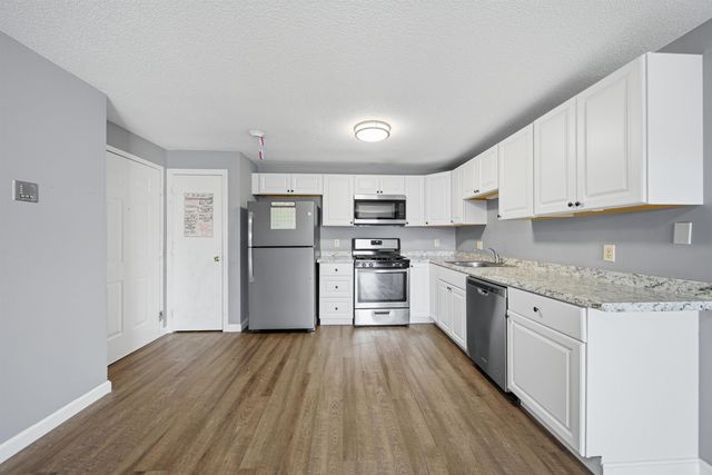 5 Roedean Dr Apt 302, Nashua, NH 03063