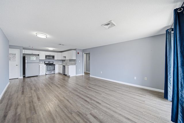 5 Roedean Dr Apt 302, Nashua, NH 03063