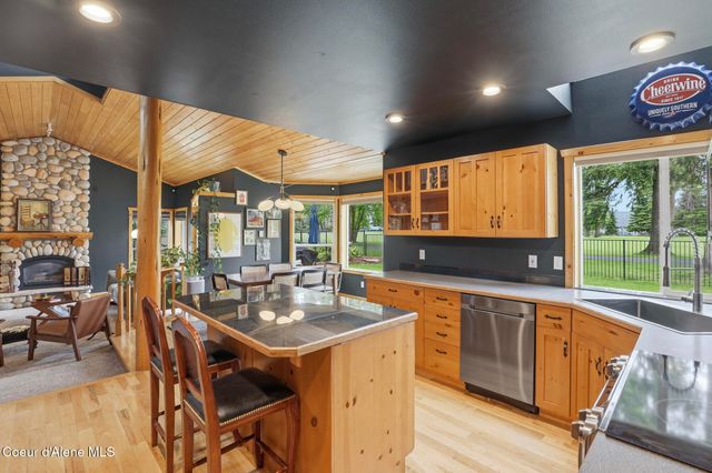 11331 N TRAFALGAR ST, Hayden, ID 83835