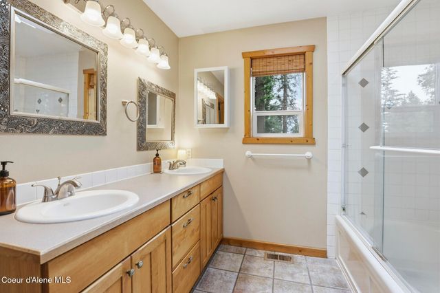 11331 N TRAFALGAR ST, Hayden, ID 83835