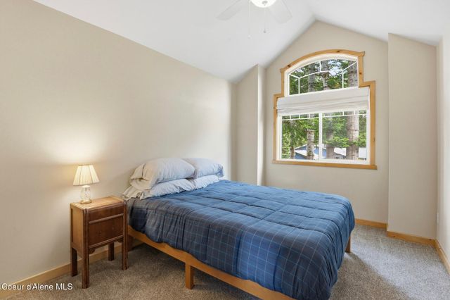 11331 N TRAFALGAR ST, Hayden, ID 83835
