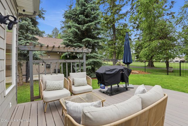 11331 N TRAFALGAR ST, Hayden, ID 83835