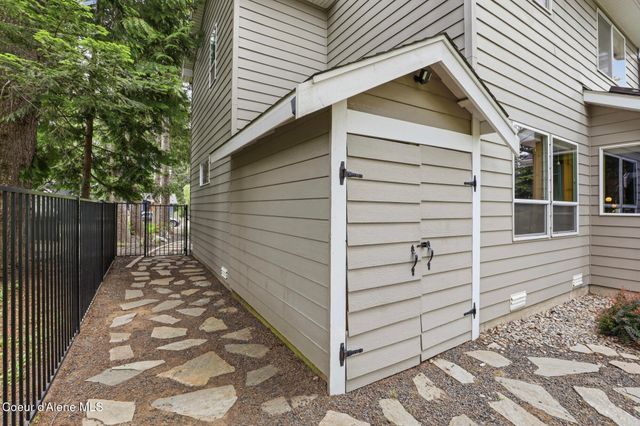 11331 N TRAFALGAR ST, Hayden, ID 83835