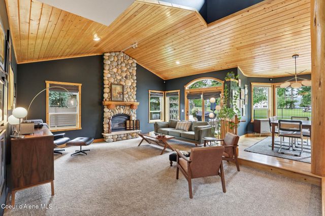 11331 N TRAFALGAR ST, Hayden, ID 83835