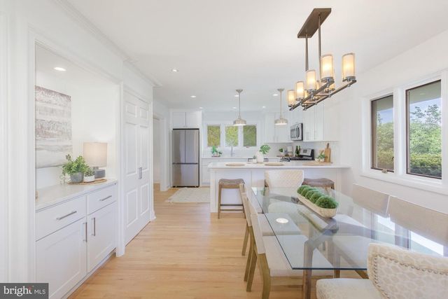 6337 LENOX RD, Bethesda, MD 20817