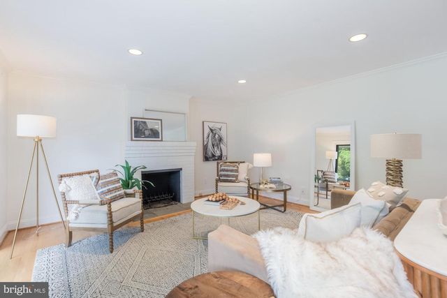 6337 LENOX RD, Bethesda, MD 20817