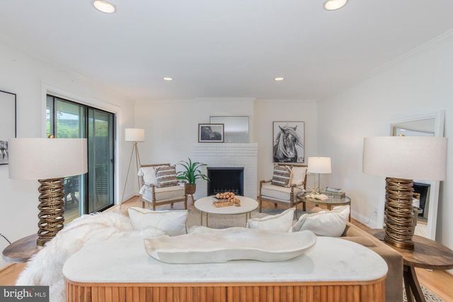 6337 LENOX RD, Bethesda, MD 20817