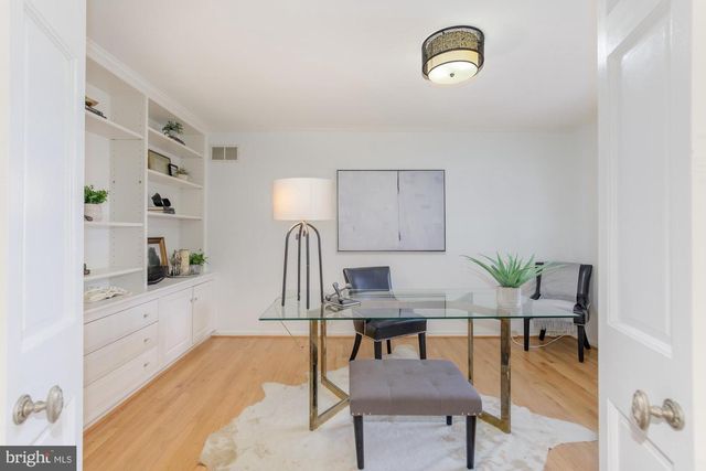 6337 LENOX RD, Bethesda, MD 20817