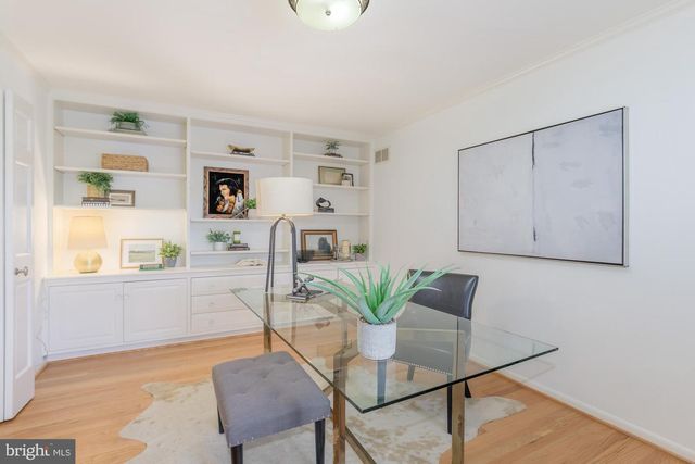 6337 LENOX RD, Bethesda, MD 20817