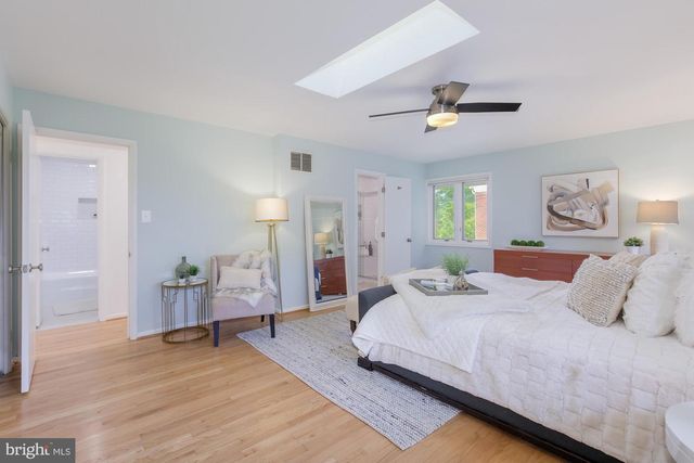 6337 LENOX RD, Bethesda, MD 20817