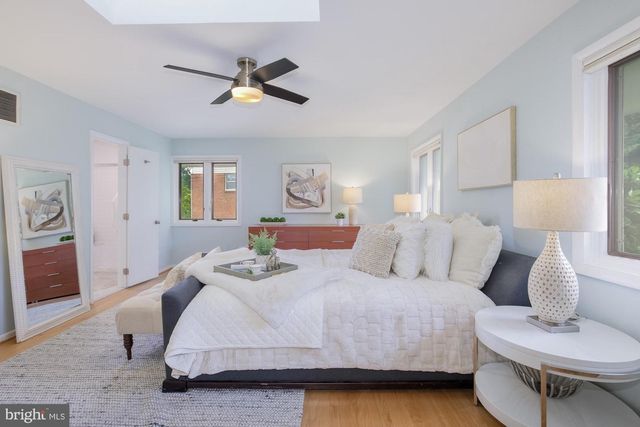 6337 LENOX RD, Bethesda, MD 20817