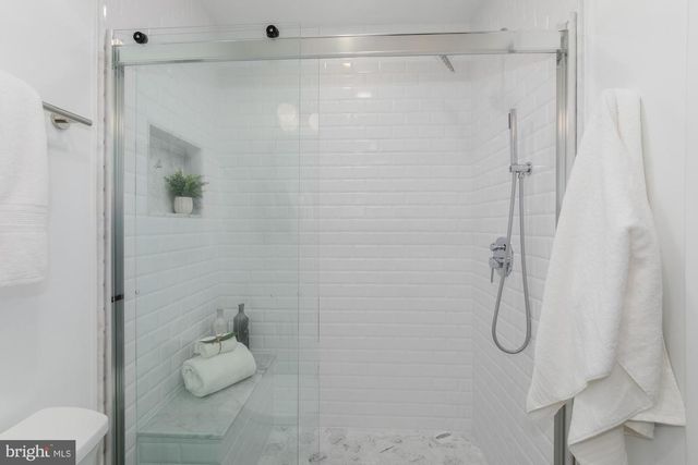 6337 LENOX RD, Bethesda, MD 20817