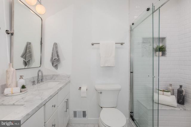 6337 LENOX RD, Bethesda, MD 20817