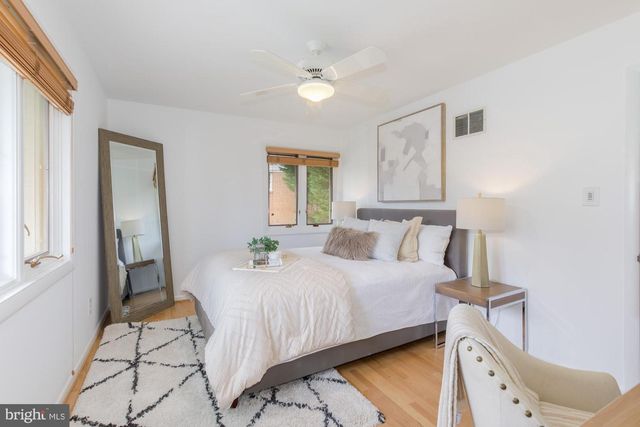 6337 LENOX RD, Bethesda, MD 20817
