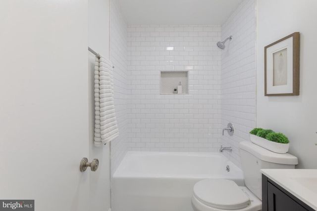 6337 LENOX RD, Bethesda, MD 20817