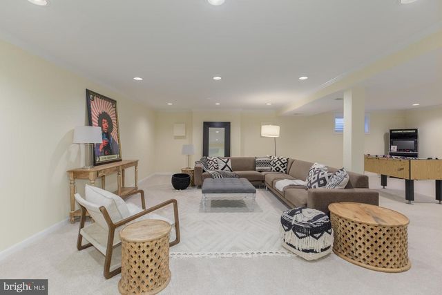 6337 LENOX RD, Bethesda, MD 20817