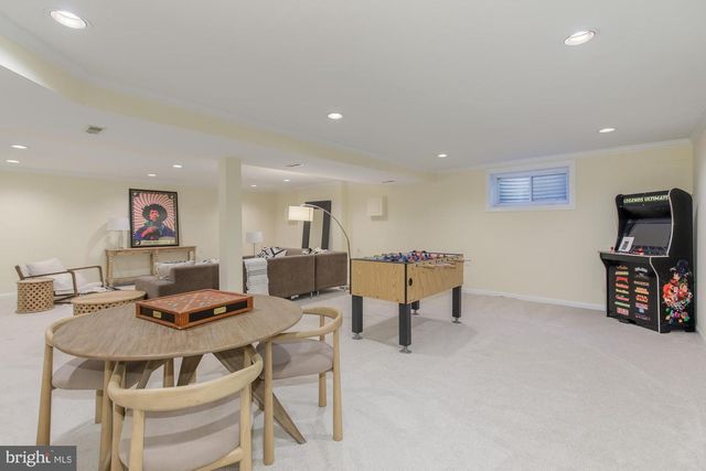 6337 LENOX RD, Bethesda, MD 20817