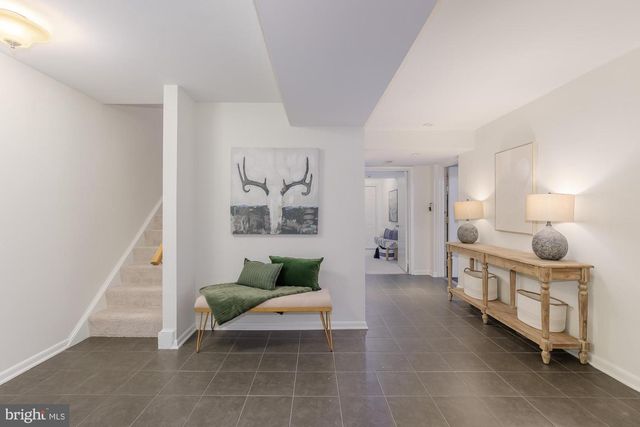 6337 LENOX RD, Bethesda, MD 20817