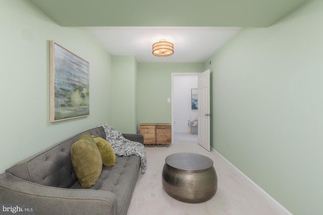 6337 LENOX RD, Bethesda, MD 20817