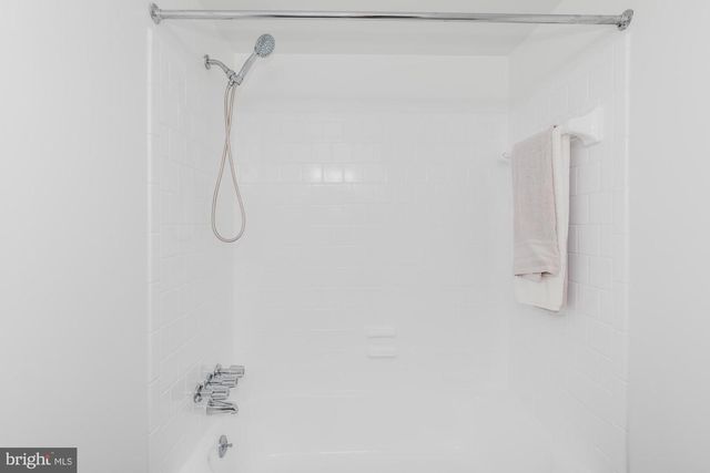 6337 LENOX RD, Bethesda, MD 20817