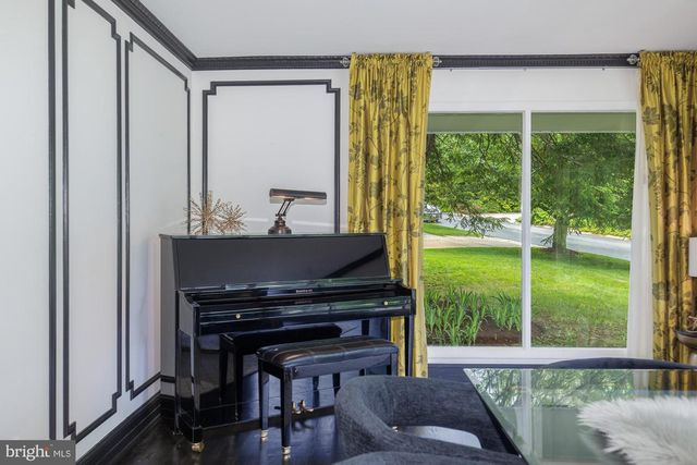 6337 LENOX RD, Bethesda, MD 20817