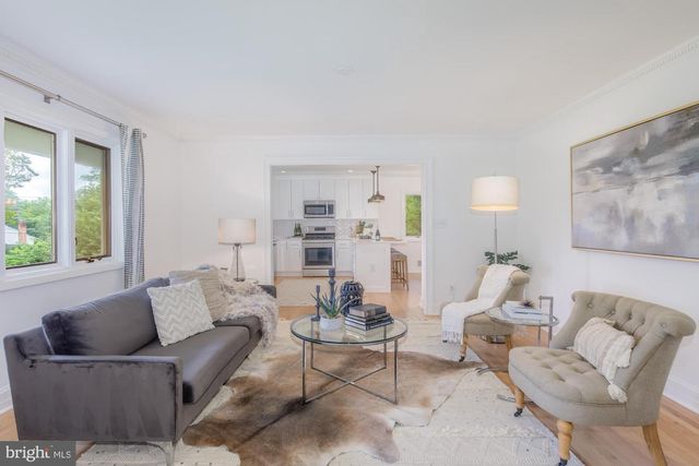 6337 LENOX RD, Bethesda, MD 20817