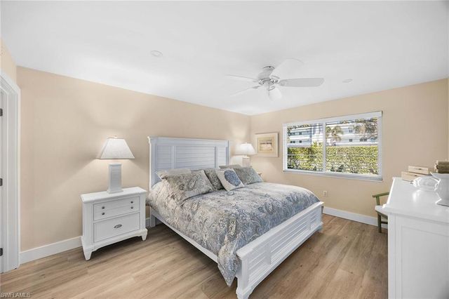 350 Harbour DR # 350, Naples, FL 34103