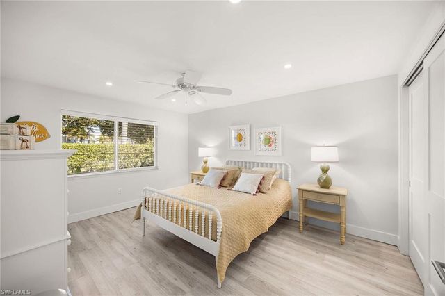 350 Harbour DR # 350, Naples, FL 34103