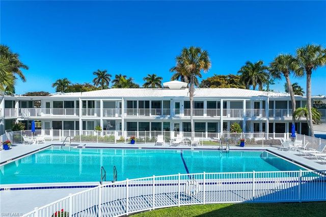 350 Harbour DR # 350, Naples, FL 34103