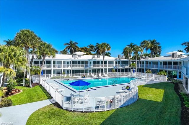350 Harbour DR # 350, Naples, FL 34103