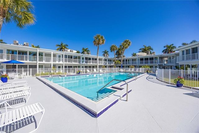 350 Harbour DR # 350, Naples, FL 34103