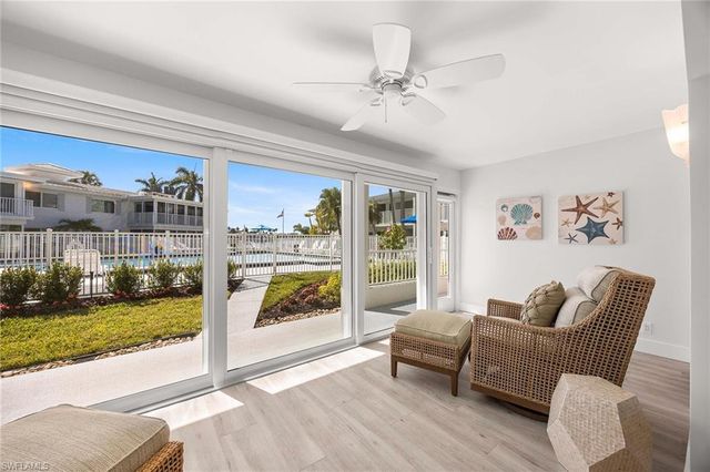 350 Harbour DR # 350, Naples, FL 34103