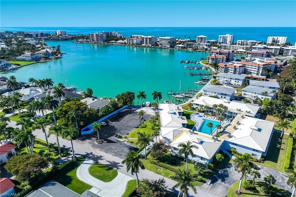 350 Harbour DR # 350, Naples, FL 34103