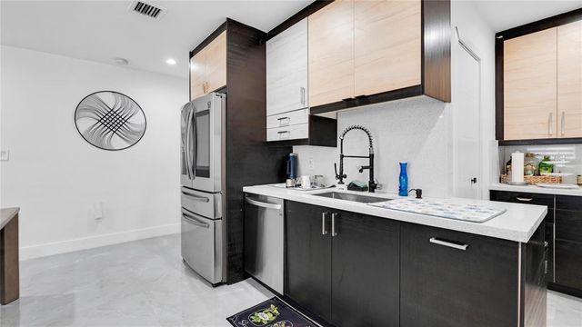 6290 W 16th Avenue, Hialeah, FL 33012