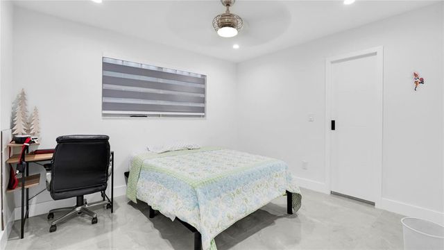 6290 W 16th Avenue, Hialeah, FL 33012