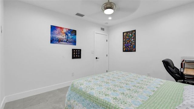 6290 W 16th Avenue, Hialeah, FL 33012